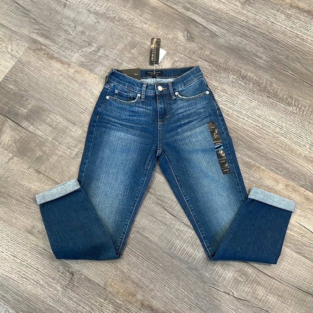 NWT Banana Republic curvy girlfriend jeans. Size 24/00